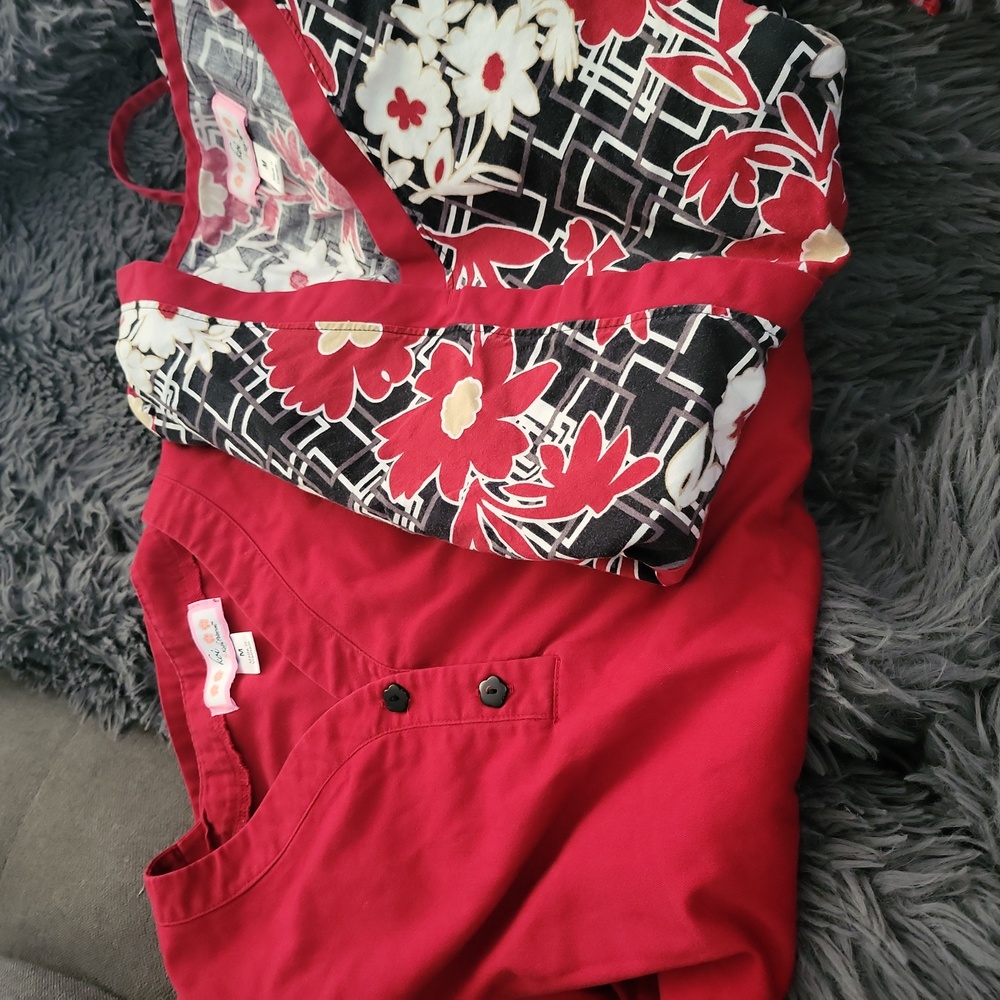 Koi scrub top